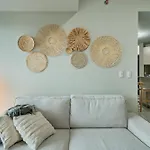 Skyline Serenity 2Br Suite W Balcony Uptown Bgc