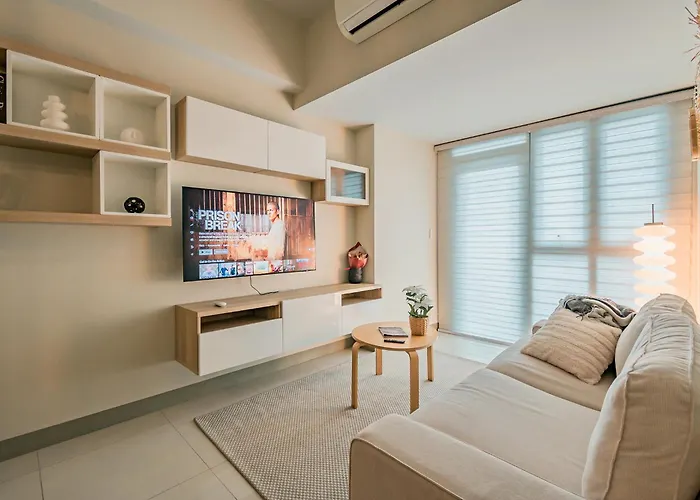 Skyline Serenity 2Br Suite W Balcony Uptown Bgc
