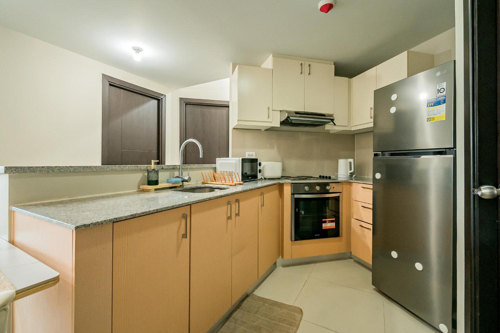 Apartment Skyline Serenity 2br W Balcony Uptown Bgc