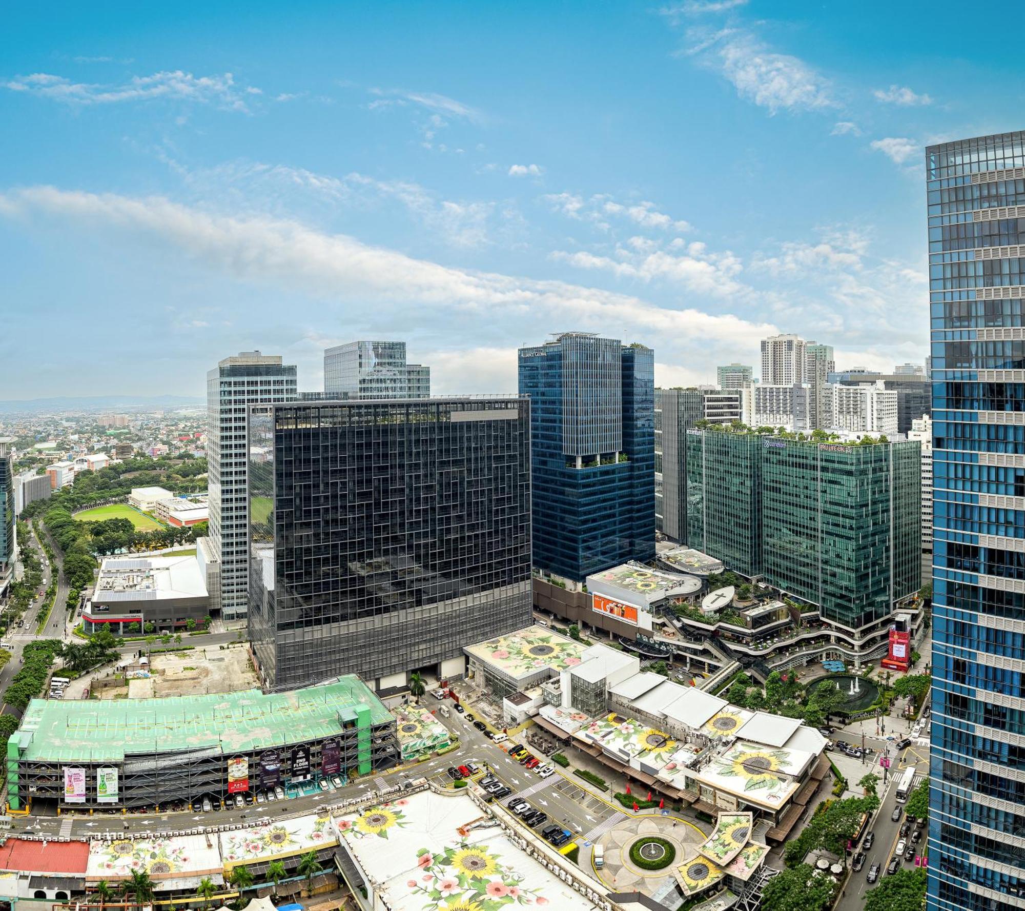 Skyline Serenity 2br W Balcony Uptown Bgc * Manila