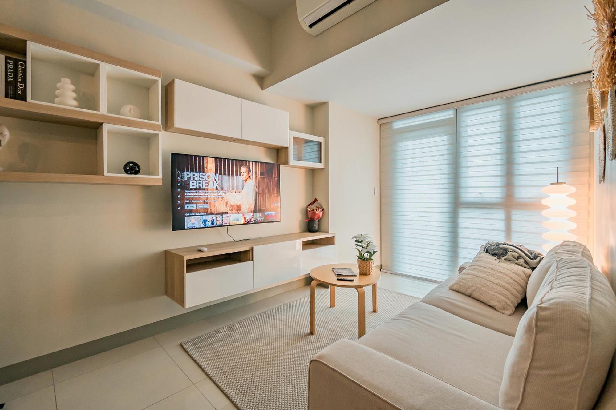 Skyline Serenity 2br W Balcony Uptown Bgc Manila